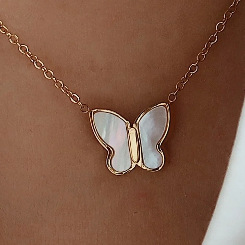NEW 18K Gold Plated Mother of Pearl Butterfly Necklace - Picture 1 of 10